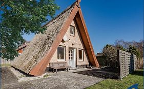 Reetdachhütte im Birkenhain
